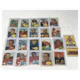 1960 / 61 TOPPS FOOTBALL LOT OF 22 DIFFERENT.