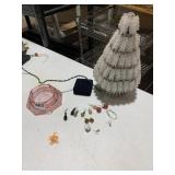 BEADED LIGHT UP TREE