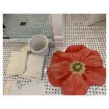 BATHMAT, TOWELS, WASTE CAN