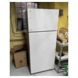 GE REFRIGERATOR  WHITE MODEL TBX 18LYDGRWW