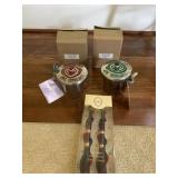 ICE CREAM CONTAINERS W/ SPOONS & CANDLES 100% BEE