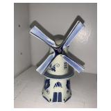 HOLLAND HAND DONE GRAIN MILL FIGURINE VRA962