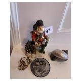 SANTA CLAUSE & JOHN F KENNEDY VINTAGE BUTTON