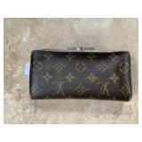 LOUIS VUITTON MONOGRAM KISSLOCK  WALLET