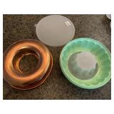 COPPER AND PLASTIC CAKE PANS