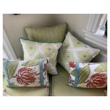 5 ACCENT PILLOWS