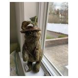 TOPIARY RABBIT W/ BASKET