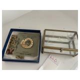 DRESSER BOX, CIRCLE PIN IN BOX