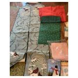 TABLE RUNNERS, TABLE CLOTHES