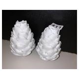 2 DECORATIVE ACCENTS