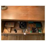 CLIPPERS, WOOD BOX, MANICURE SET