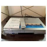SONY DVD PLAYER/VIDEO CASSETTE RECORDER W/ REMOTE
