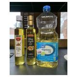 VEGETABLE OIL AND TRUFFLE OIL 2 UN OPENED