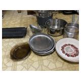 ASSORTED PANS AND LID FOR PYREX COOKING POT