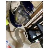 KITCHEN AID ARTISAN MIXER WITH BOWL AND
