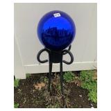 GAZING BALL W/ IRON STAND