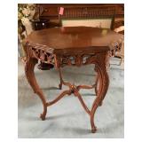 BEAUTIFUL CARVED WALNUT SCALLOPED EDGE TABLE 30"