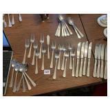 TOWLE FLATWARE SET
