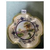 NIPPON 9.5" PEDESTAL W/ GOLD ACCENT