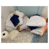 ASSORTED BATH AND HAND TOWELS