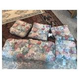 LOVESEAT CUSHION AND 4 PILLOWS MADE IN USA