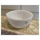 LARGE MIXING BOWL BELIEVED TO BE MILK GLASS BUT