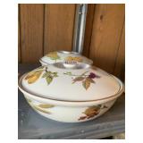 2 COVERED BOWLS ROYAL WORCHESTER