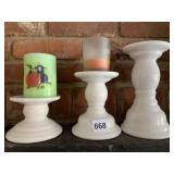 2 WHITE CANDLE PLATFORMS WITH SMALL CANDLES