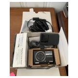 COOL PIX S 570 W/ CHARGER