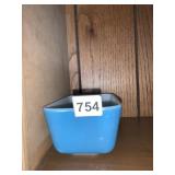 PYREX BLUE BAKING DISH