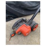 BLACK/DECKER LAWN EDGER