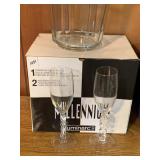 2 GLASSES AND ICE BUCKET