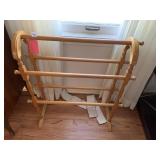 PINE QUILT RACK