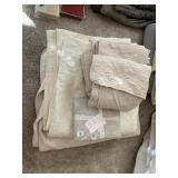 QUEEN LAURA ASHLEY BEDSPREAD WITH MATCHING SHAMS,