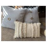 THROW PILLOWS WITH BUTTONS AND OBLONG PILLOW