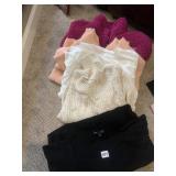 WOMENï¿½S TOPS SZ S/XS, SZ XXL BLACK SWEATSHIRT