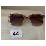 AMERICAN EAGLE SUNGLASSES