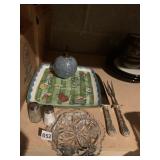 SALT/PEPPER SHAKER, CARVING SET, SERVING PIECES,
