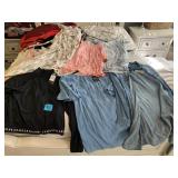 WOMENï¿½S SZ XS/S CLOTHING, NWT