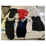 WOMENï¿½S SZ XS/S CLOTHING, NWT