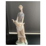 LLADRO #4575 "MOTHERHOOD", WOMAN AND CHILD