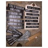 WALL SIGN WITH INTERCHANGEABLE BIBLE PHRASES