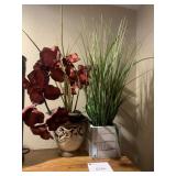 ARTIFICIAL FLOWERS IN PLANTERS