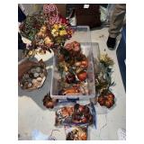 TOTE AND DECORATING ITEMS GORDS, LEAVES