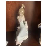 LLADRO #5443 "BEDTIME" GIRL WITH CATS, BROKEN