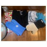 APRONS AND POTHOLDERS