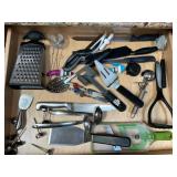 KITCHEN TOOLS INCLUDING SLICER, GRATER, GRAVY