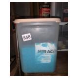 CONTAINER OF MIRACLE GRO