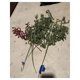 GREEN GLITTERY VASE FILLER