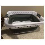 2 COLLAPSIBLE LAUNDRY BASKETS